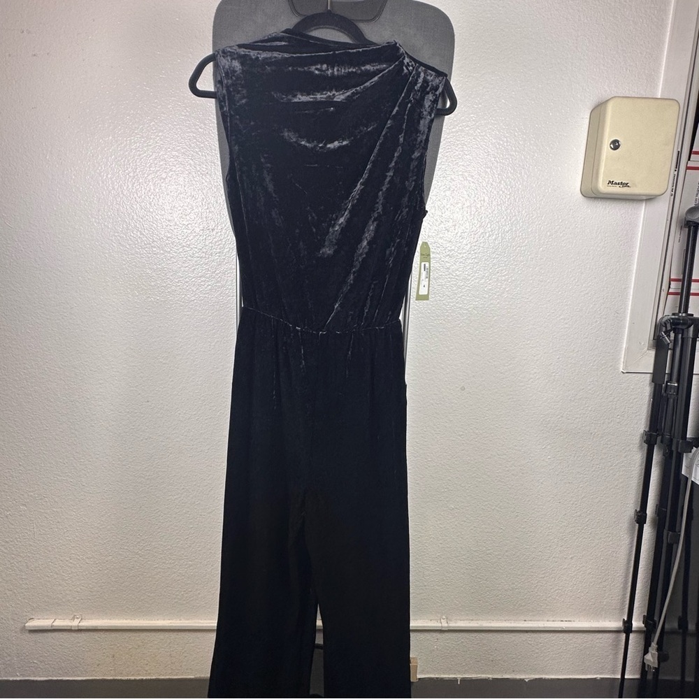 Nine.Eight Women’s Elegant Black Velvet Jumpsuit Size 4